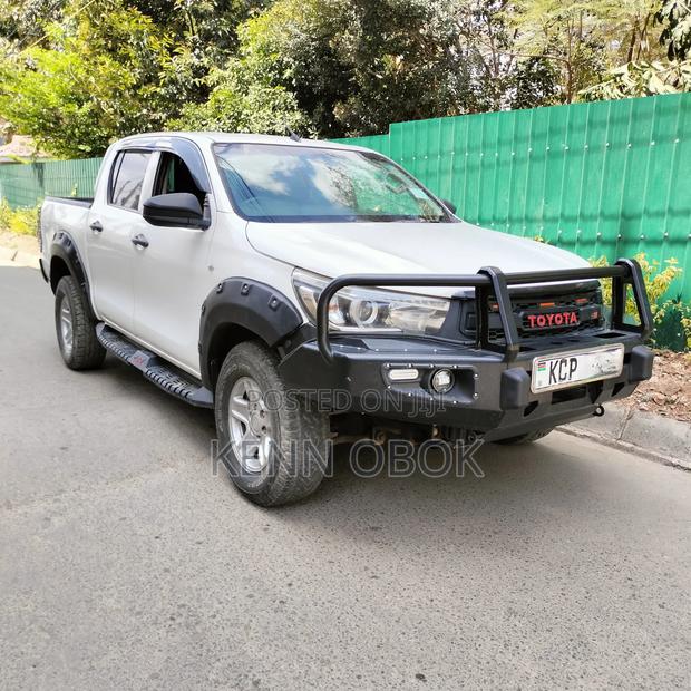 Toyota Hilux Revo Double Cab Deisel 2.4 AWD 2017 White
