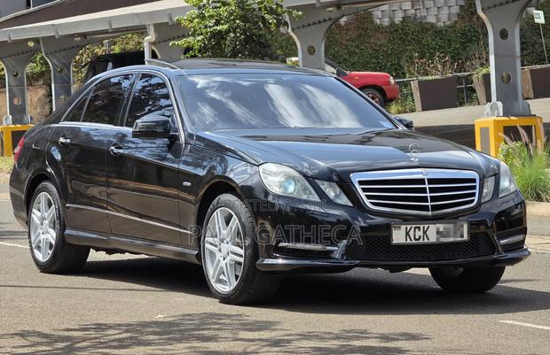 Mercedes-Benz E250 2012 Black