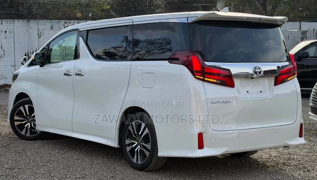 Toyota Alphard 2.5 Petrol AWD 2019 White