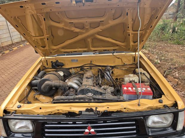 Mitsubishi L200 2006 Yellow