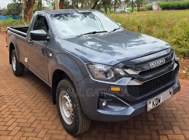 Isuzu D-MAX 2025 Gray