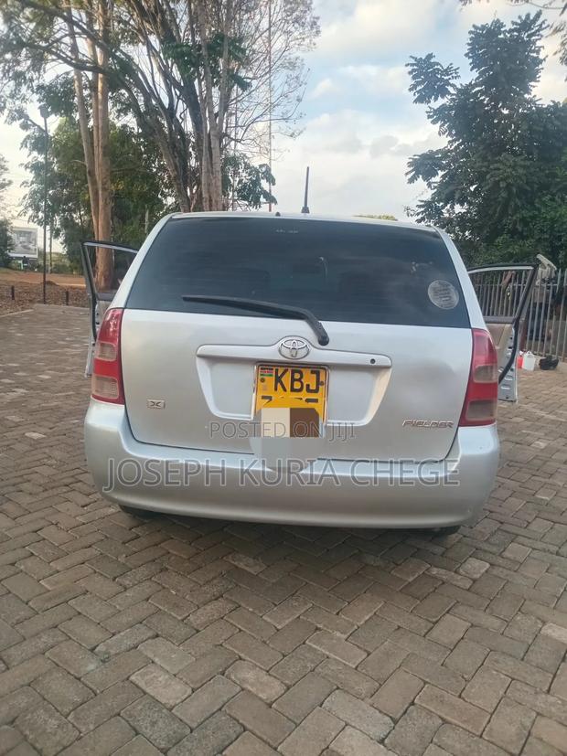 Toyota Corolla Fielder 2004 Silver