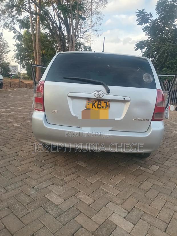 Toyota Corolla Fielder 2004 Silver
