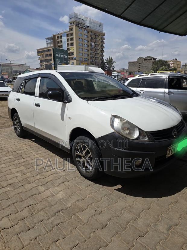 Nissan Advan 2012 White