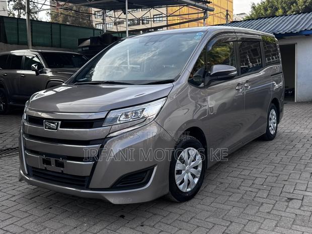 Toyota Noah 2.0 FWD (8 Seater) 2019 Gray