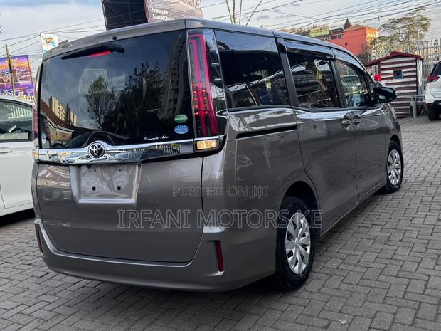 Toyota Noah 2.0 FWD (8 Seater) 2019 Gray