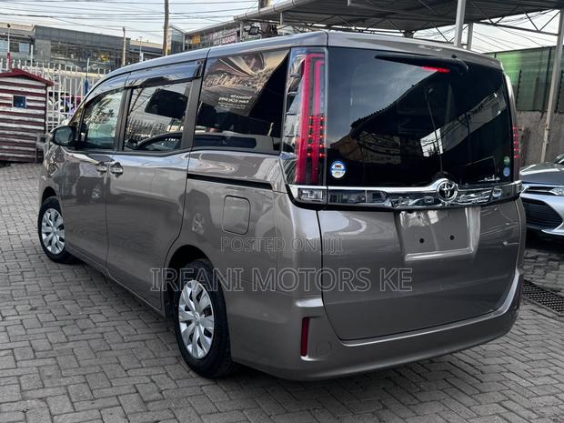 Toyota Noah 2.0 FWD (8 Seater) 2019 Gray