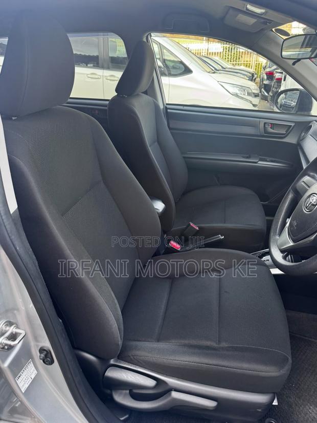 Toyota Corolla Fielder 1.5 Hybrid FWD 2020 Silver