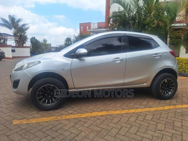 Mazda Demio 2012 Silver