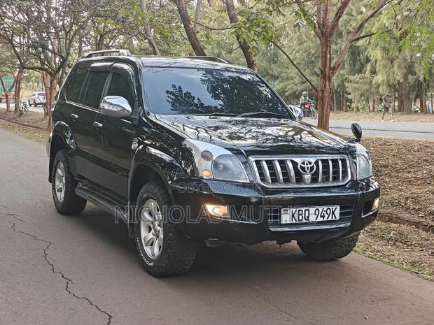 Toyota Land Cruiser 2005 Black