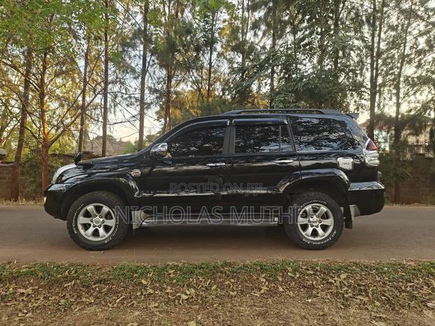 Toyota Land Cruiser 2005 Black