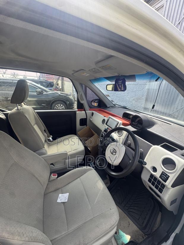 Toyota Porte 1.5 FWD 2014 Beige