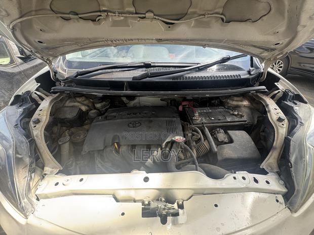 Toyota Porte 1.5 FWD 2014 Beige