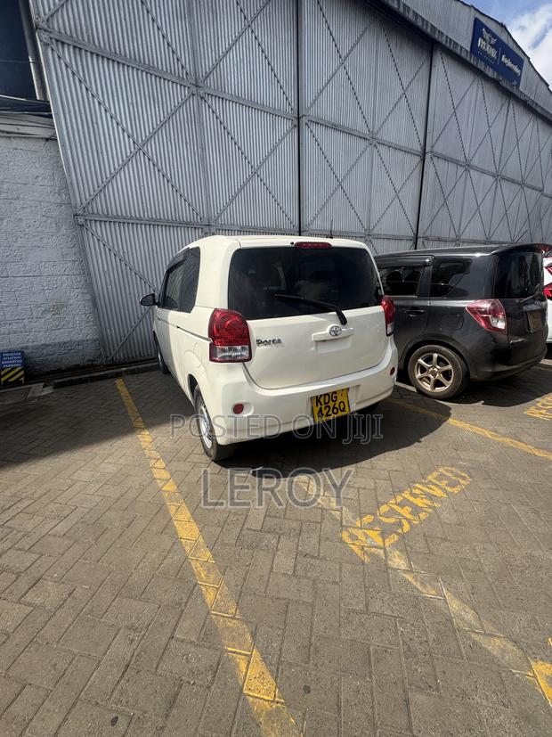 Toyota Porte 1.5 FWD 2014 Beige