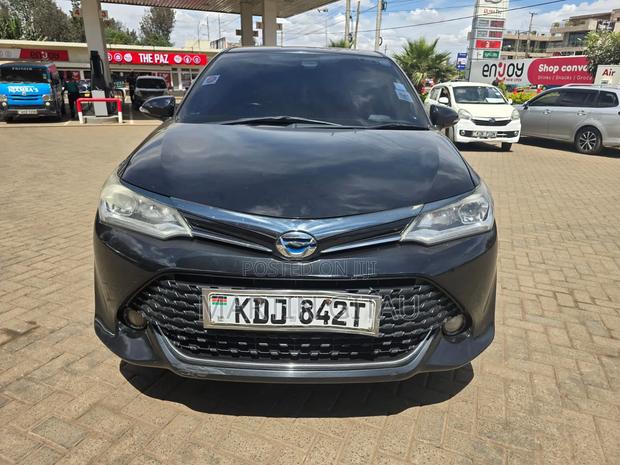 Toyota Corolla Fielder 2016 Black