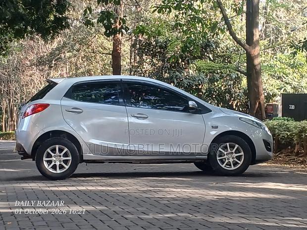 Mazda Demio 2012 Silver