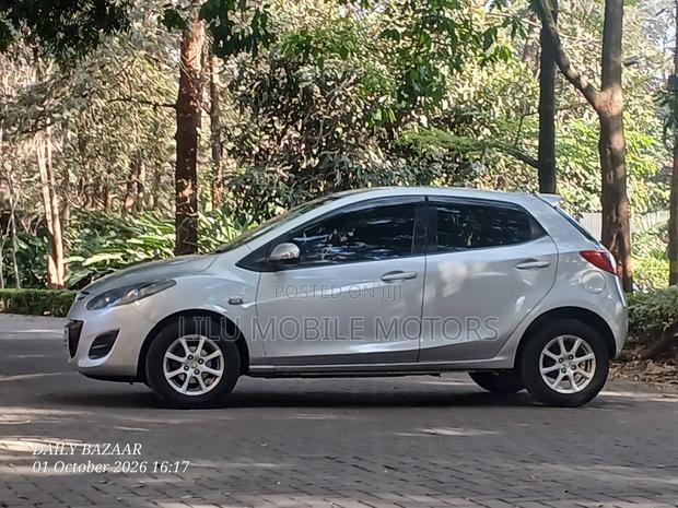 Mazda Demio 2012 Silver