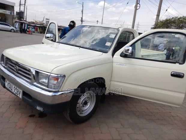 Toyota Hilux 2.5 Cab 2005 Beige