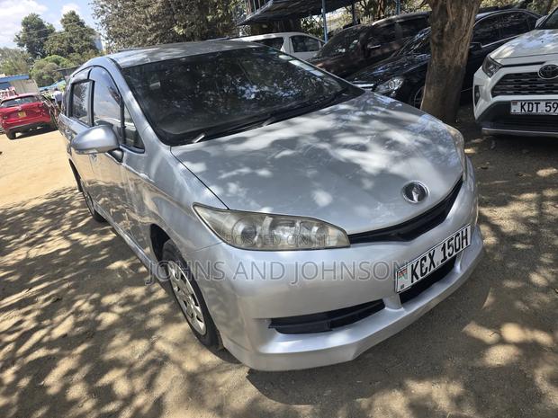 Toyota Wish 2012 Silver