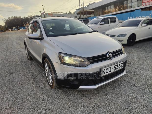 Volkswagen Polo 2012 Silver