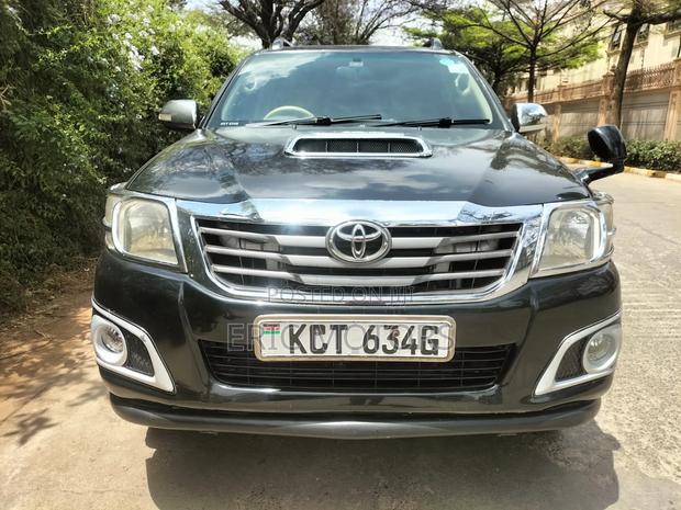 Toyota Hilux 2012 Black