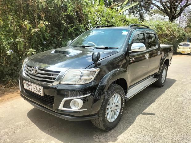 Toyota Hilux 2012 Black