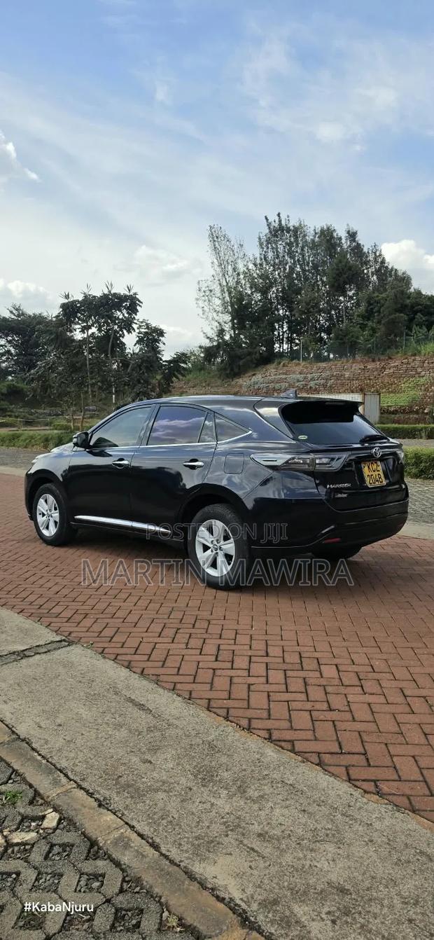 Toyota Harrier 2014