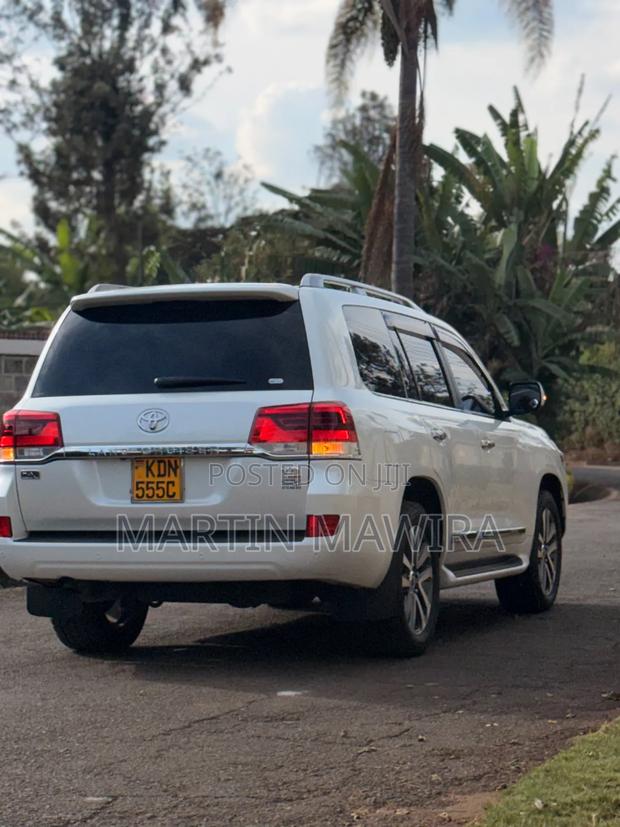 Toyota Land Cruiser Prado 2016 White