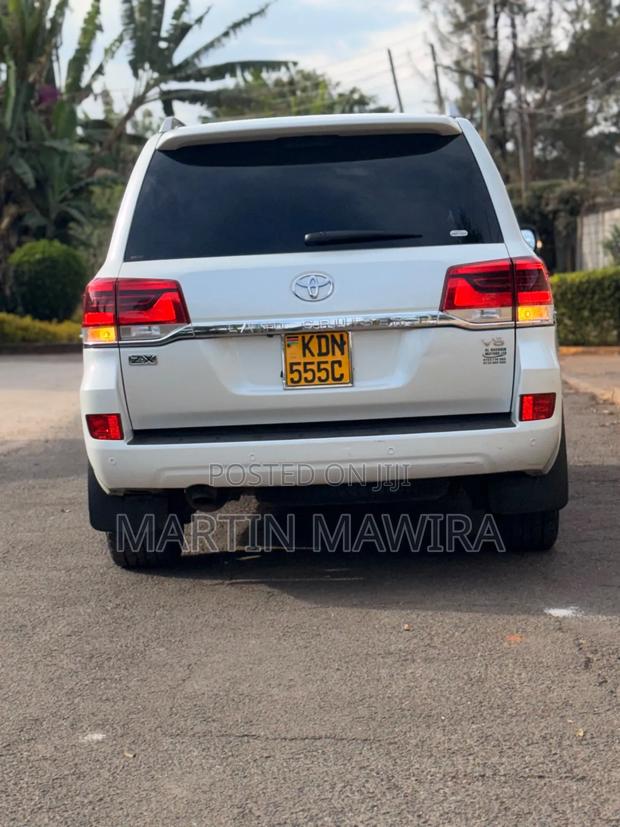 Toyota Land Cruiser Prado 2016 White