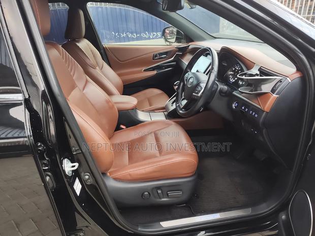 Toyota Harrier 2.0 2019 Black