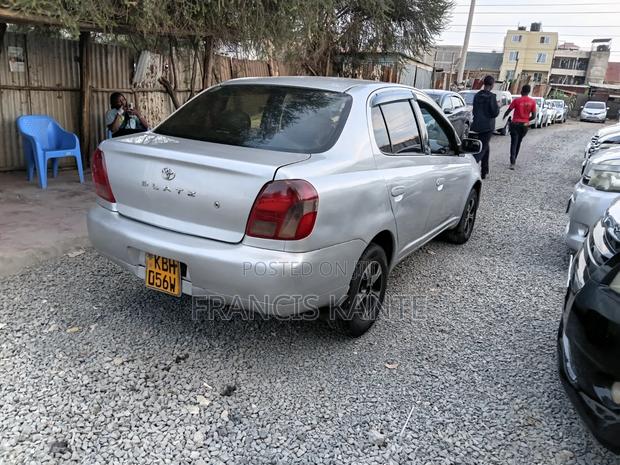 Toyota Platz 2005 Silver