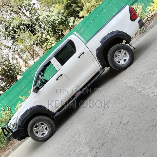 Toyota Hilux Revo Double Cab Deisel 2.4 AWD 2017 White