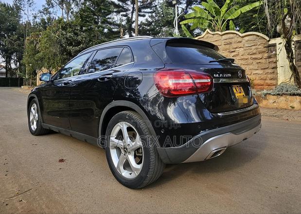 Mercedes-Benz GLA 250 2017 Black
