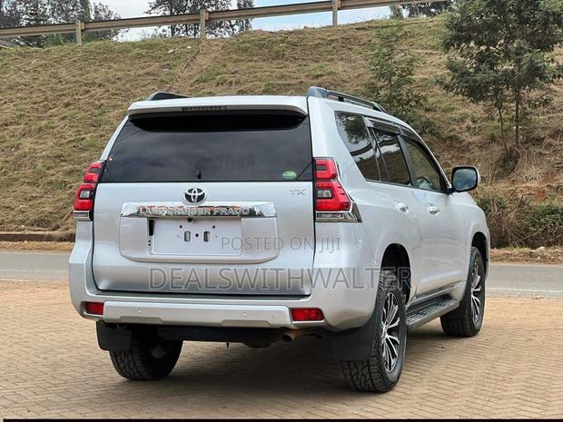 Toyota Land Cruiser Prado 2.8 2019 Gray