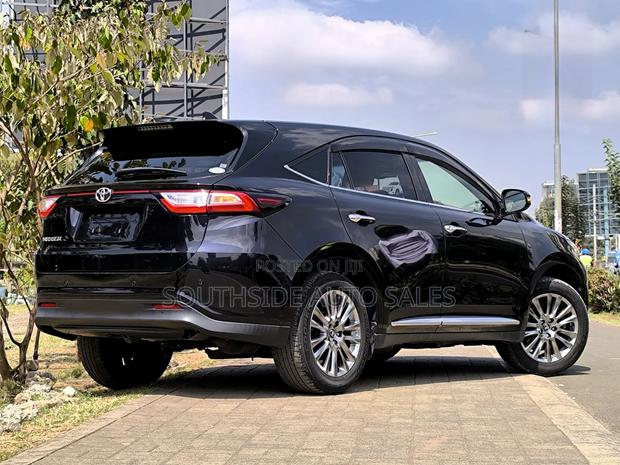 Toyota Harrier 2.0 2019 Purple