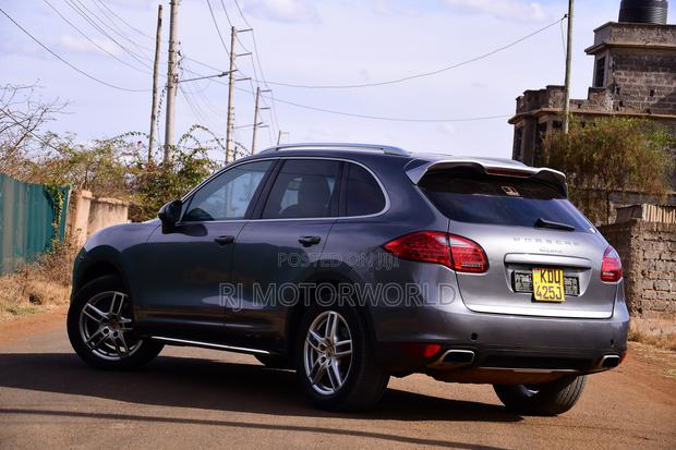 Porsche Cayenne 4dr SUV AWD (3.6L 6cyl 6M) 2014 Gray