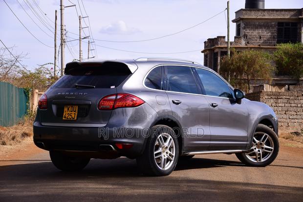 Porsche Cayenne 4dr SUV AWD (3.6L 6cyl 6M) 2014 Gray