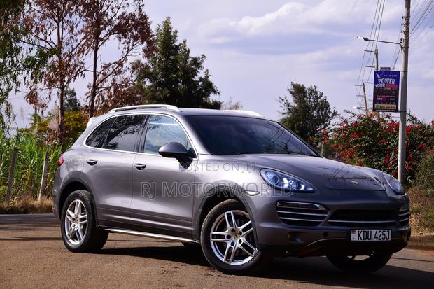 Porsche Cayenne 4dr SUV AWD (3.6L 6cyl 6M) 2014 Gray