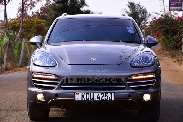 Porsche Cayenne 4dr SUV AWD (3.6L 6cyl 6M) 2014 Gray