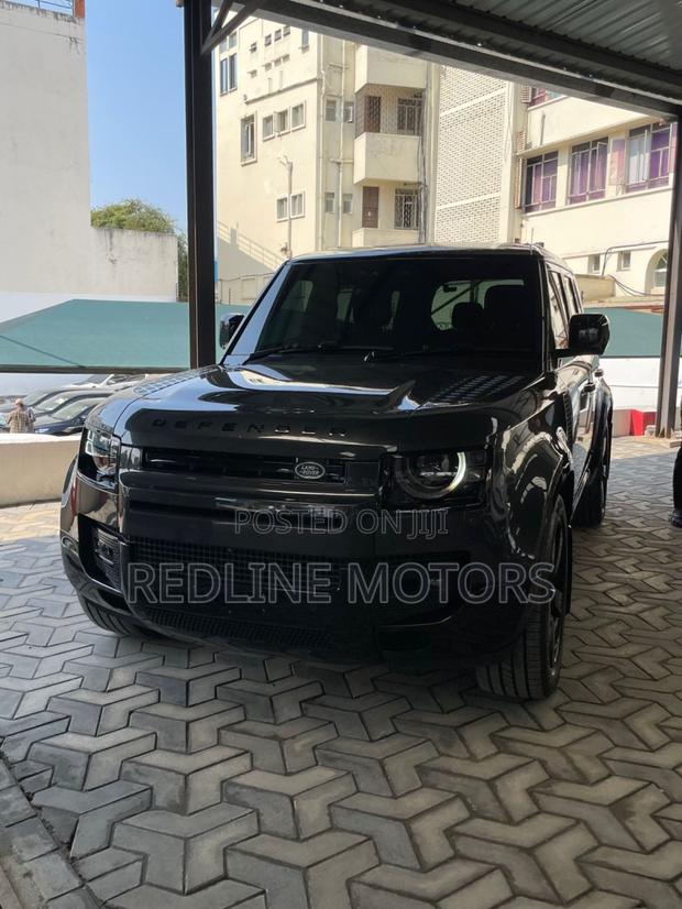 Land Rover Defender V8 2024 Black