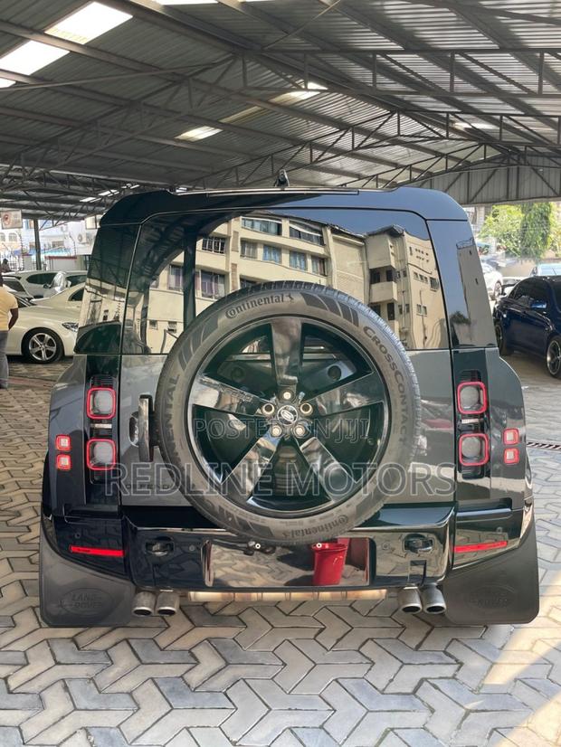 Land Rover Defender V8 2024 Black