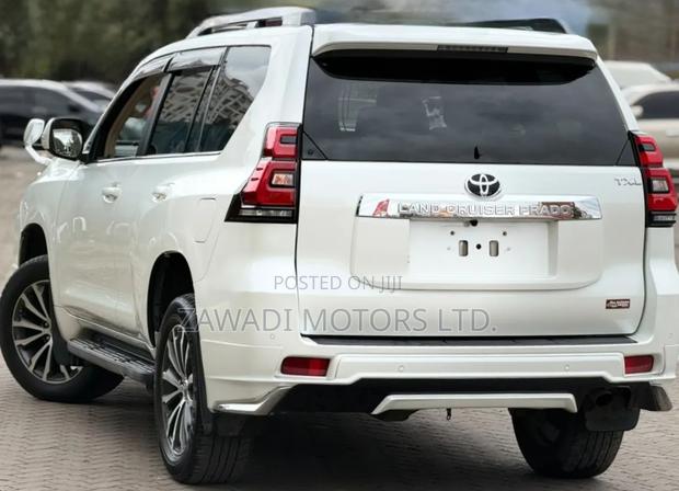 Toyota Land Cruiser Prado 2.7 2019 Pearl