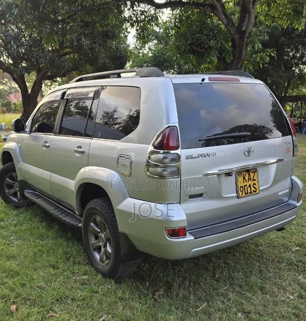 Toyota Land Cruiser Prado 2002 Silver