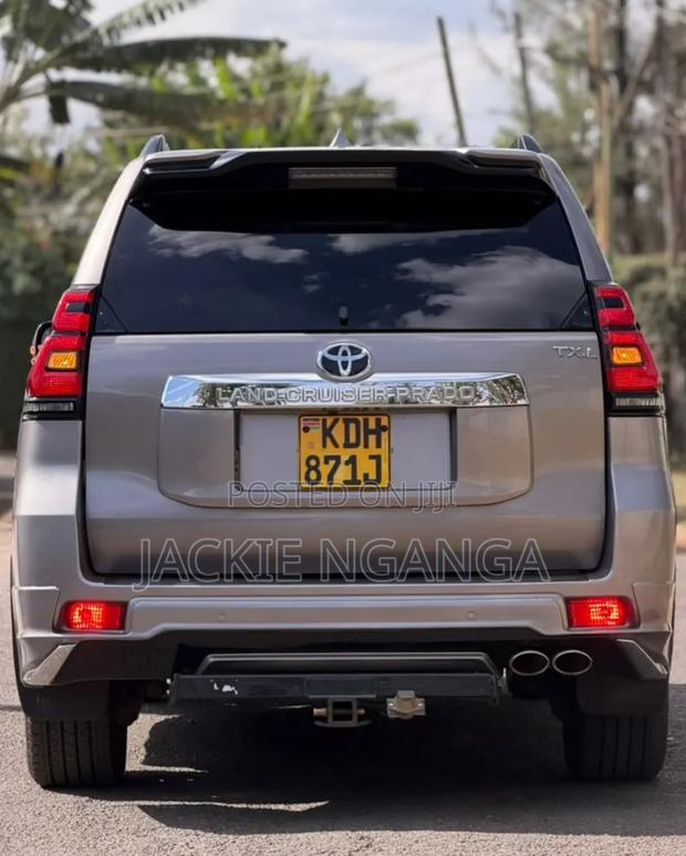 Toyota Land Cruiser Prado 2017 Gray