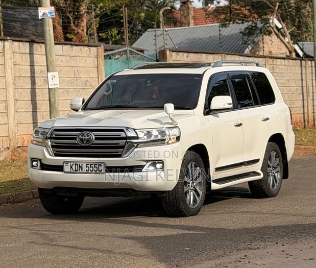 Toyota Land Cruiser 4.6 V8 ZX 2016 White