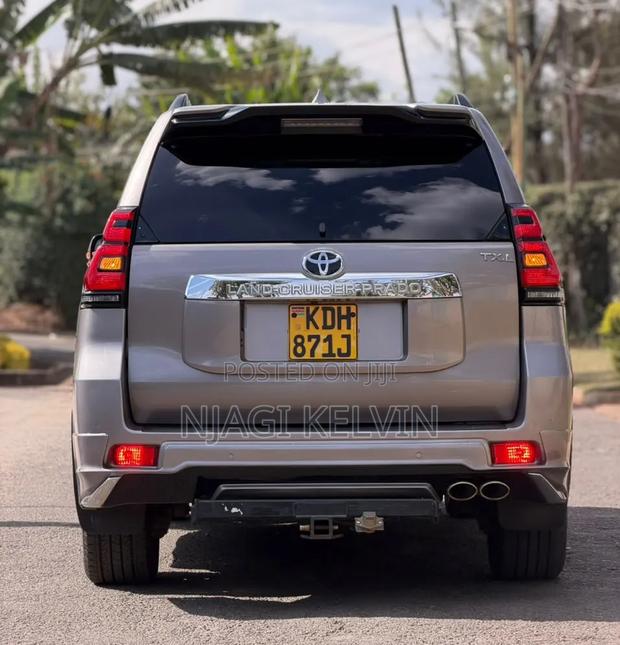 Toyota Land Cruiser Prado 2.8 2017 Gray
