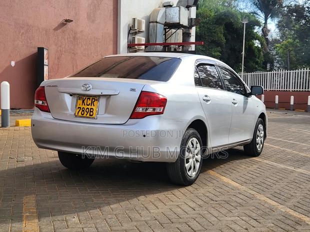 Toyota Axio 2011 Silver
