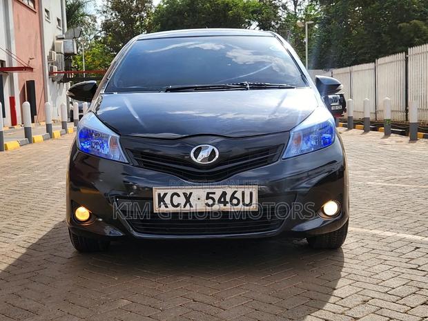 Toyota Vitz 1.3 FWD 5dr 2012 Black