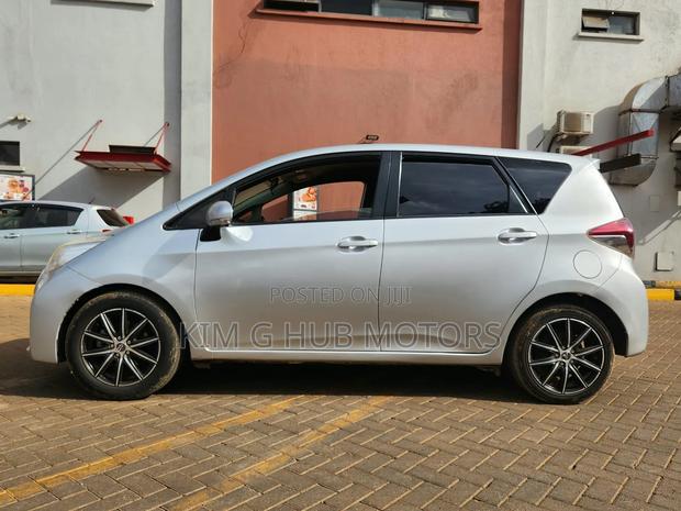 Toyota Ractis 1.5 FWD 2015 Silver