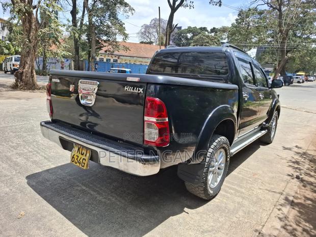 Toyota Hilux 3.0 D-4D 4x4 2012 Black